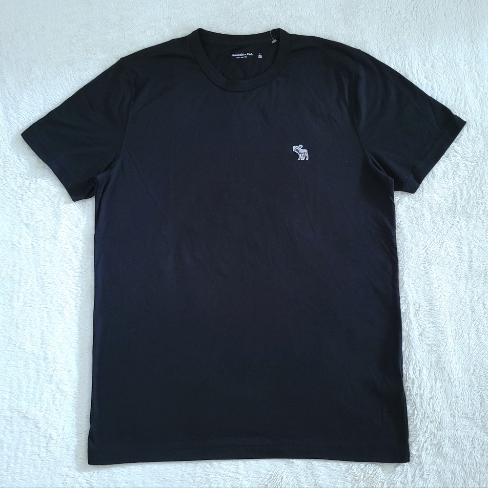 Abercrombie & Fitch Men's👨 Soft Black🖤 Tee👕 - NWOT